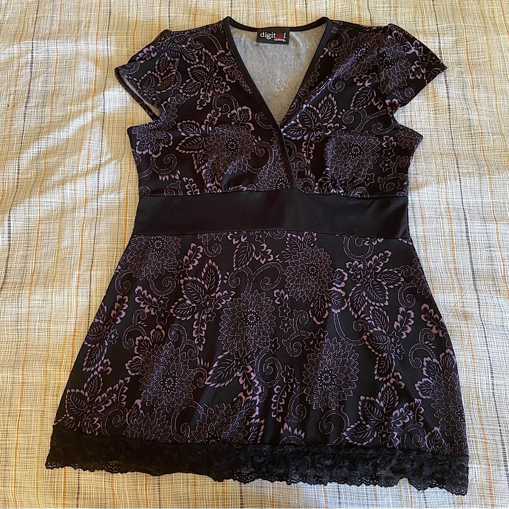 Black & purple floral wrap short sleeve top with lace trim